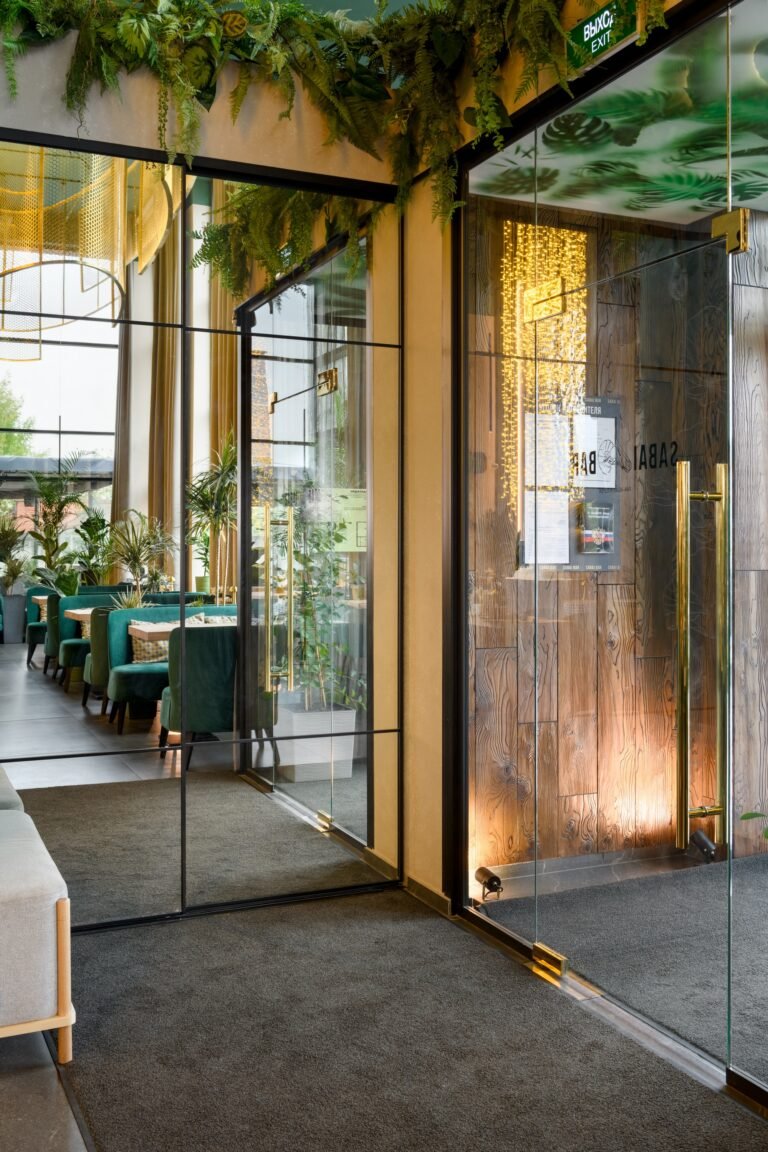 Интерьер Реализация ресторана «Sabai» в Академгородке — реализованный проект REDI